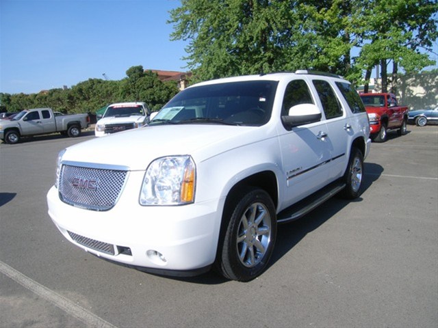 GMC Yukon 2009 photo 1