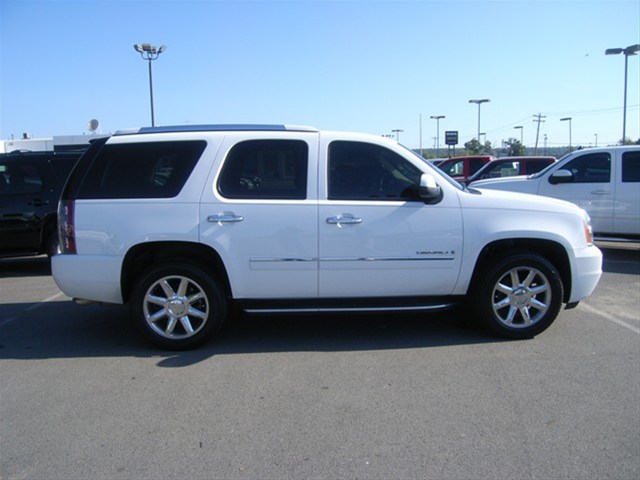 GMC Yukon 2009 photo 4