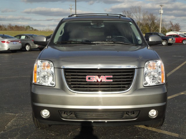 GMC Yukon 2009 photo 2