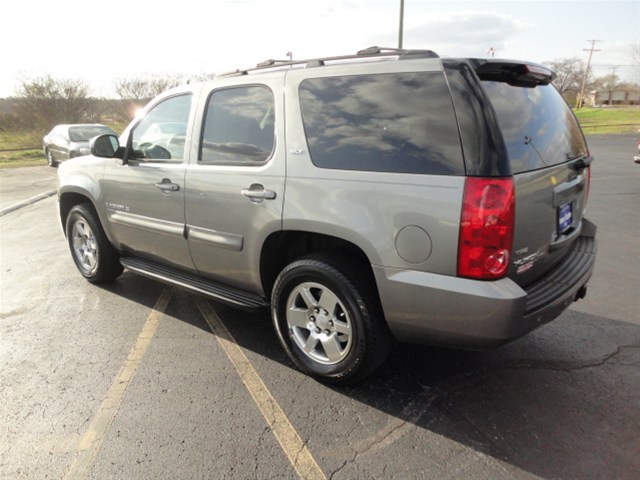 GMC Yukon 2009 photo 3