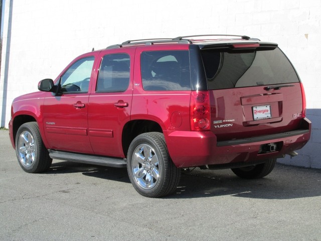 GMC Yukon 2009 photo 2