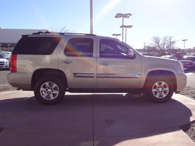 GMC Yukon 2009 photo 1