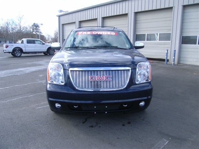 GMC Yukon 2009 photo 2