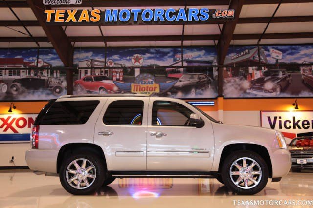 GMC Yukon 2009 photo 2