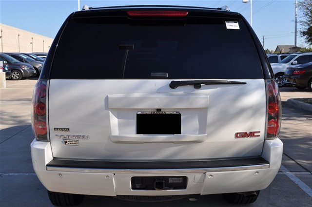 GMC Yukon 2009 photo 3