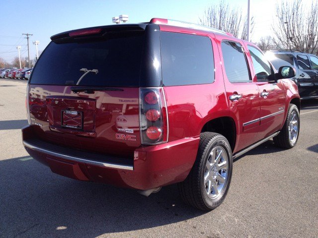 GMC Yukon 2009 photo 2