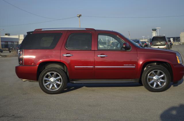 GMC Yukon 2009 photo 1