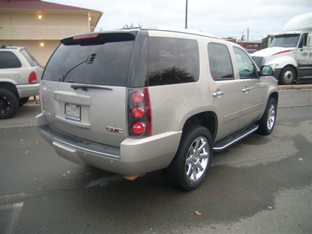 GMC Yukon 2009 photo 4