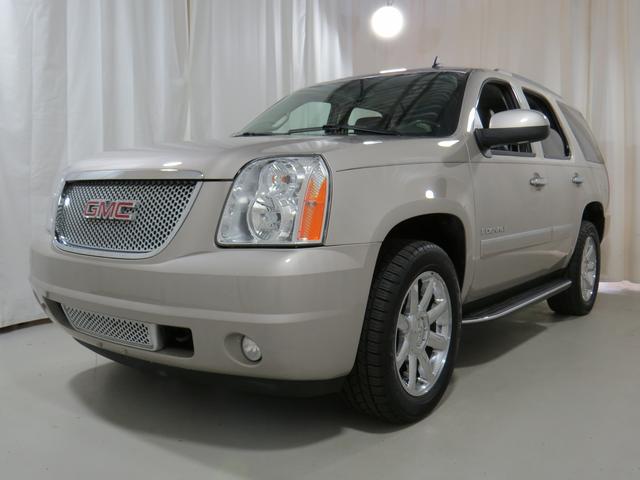 GMC Yukon 2009 photo 2