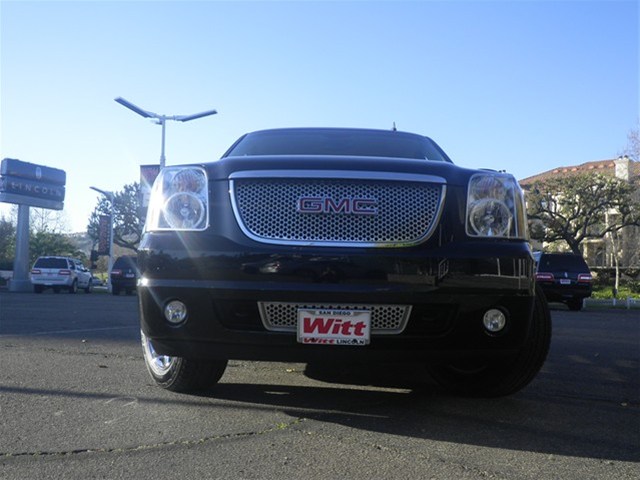 GMC Yukon 2009 photo 3