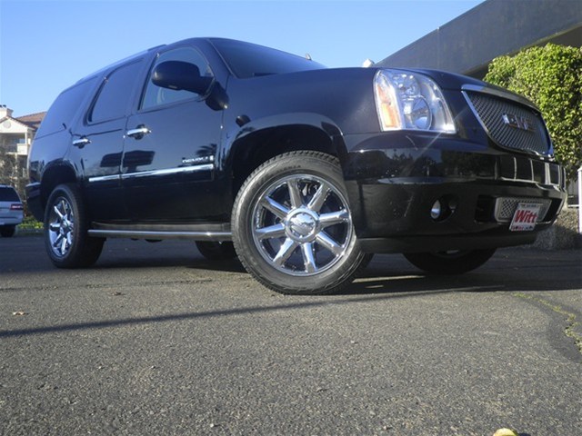 GMC Yukon 2009 photo 4