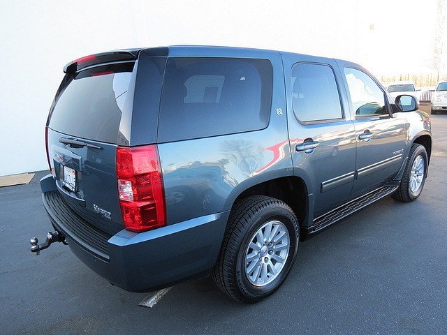 GMC Yukon 2009 photo 2