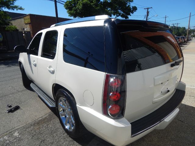 GMC Yukon 2009 photo 12