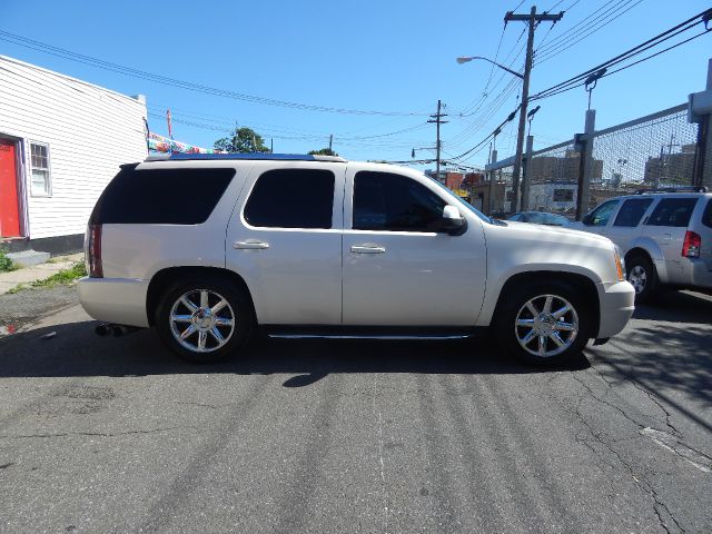 GMC Yukon 2009 photo 3