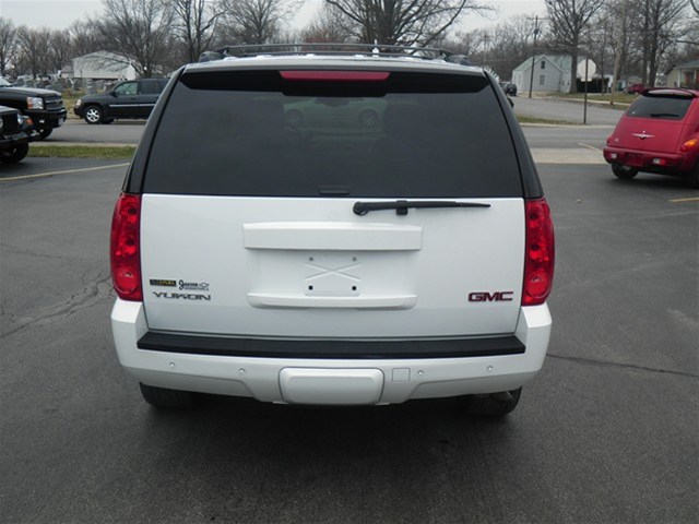 GMC Yukon 2009 photo 3