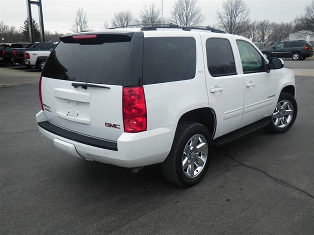 GMC Yukon 2009 photo 4