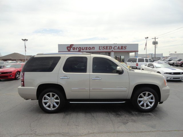 GMC Yukon 2009 photo 4