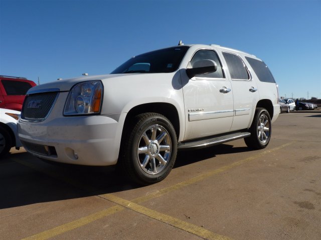 GMC Yukon 2009 photo 2