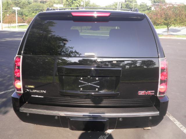 GMC Yukon 2009 photo 3