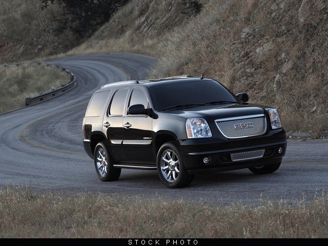 GMC Yukon 2009 photo 2