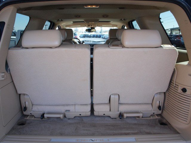 GMC Yukon 2009 photo 2