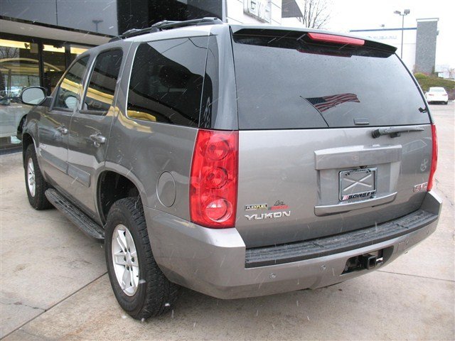 GMC Yukon 2009 photo 3