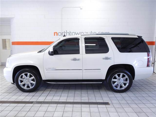 GMC Yukon 2009 photo 1