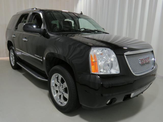 GMC Yukon 2009 photo 2