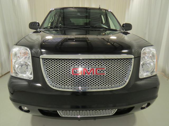 GMC Yukon 2009 photo 3