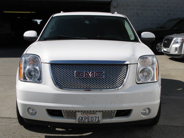 GMC Yukon 2009 photo 1