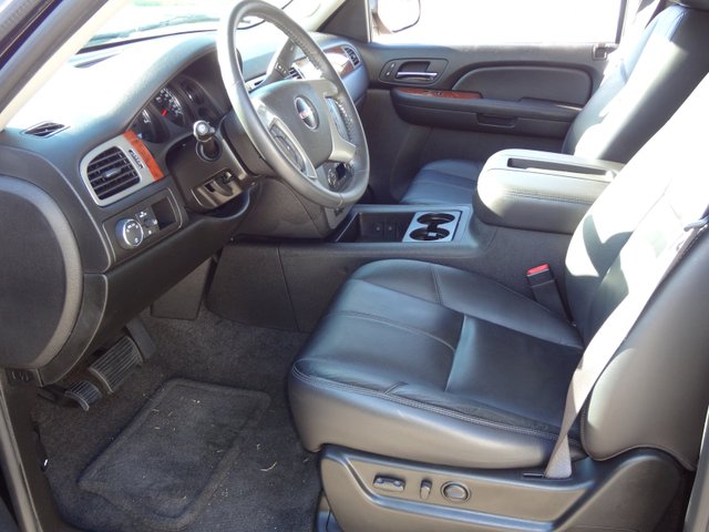 GMC Yukon 2009 photo 2