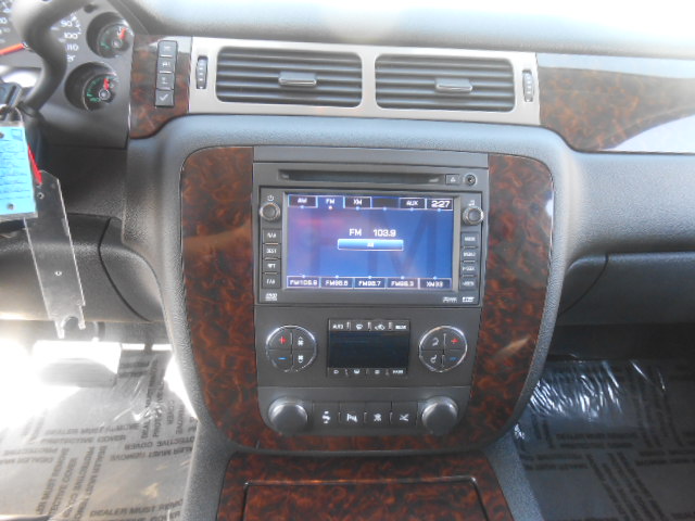 GMC Yukon 2009 photo 2