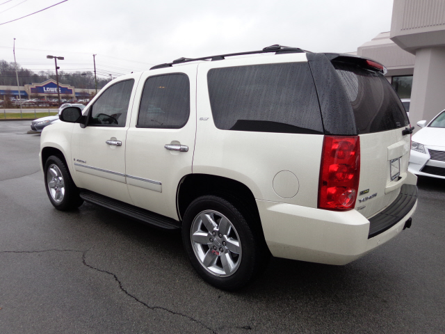 GMC Yukon 2009 photo 3