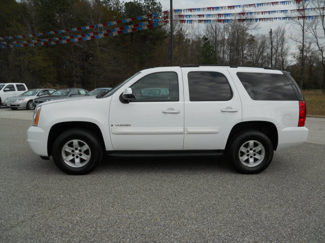 GMC Yukon 2009 photo 3