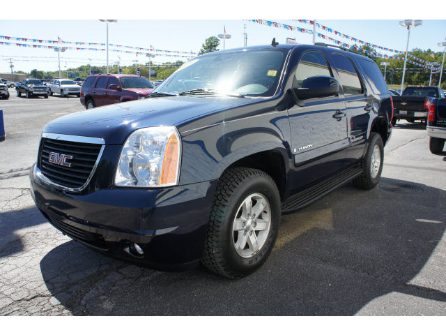 GMC Yukon 2009 photo 2