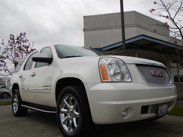 GMC Yukon 2009 photo 2