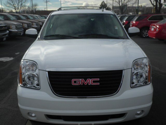 GMC Yukon 2009 photo 3