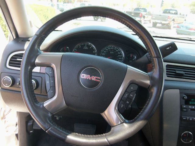 GMC Yukon 2009 photo 4