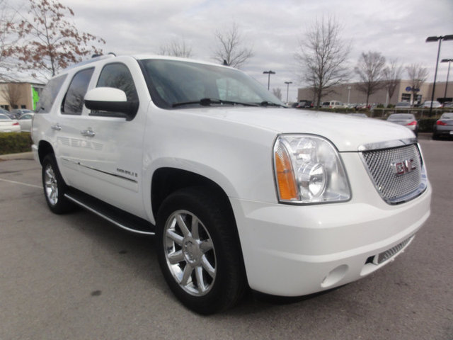 GMC Yukon 2009 photo 3