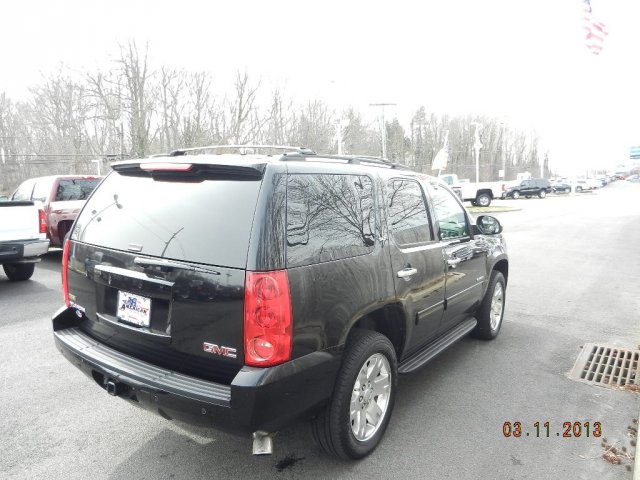 GMC Yukon 2009 photo 1