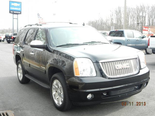 GMC Yukon 2009 photo 2