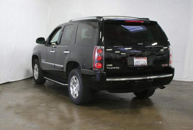 GMC Yukon 2009 photo 4