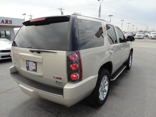 GMC Yukon 2009 photo 1