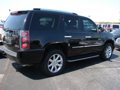 GMC Yukon 2009 photo 2