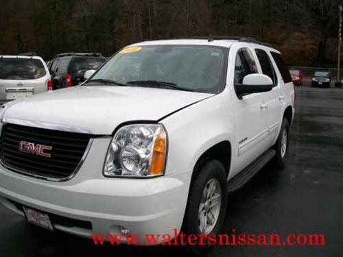 GMC Yukon 2010 photo 2