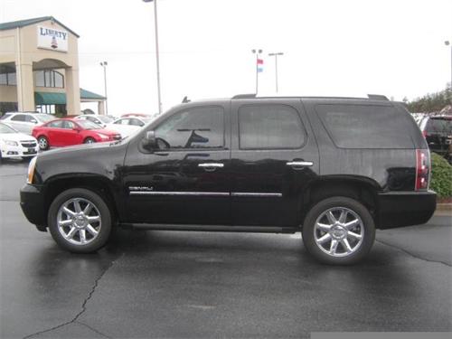 GMC Yukon 2010 photo 1