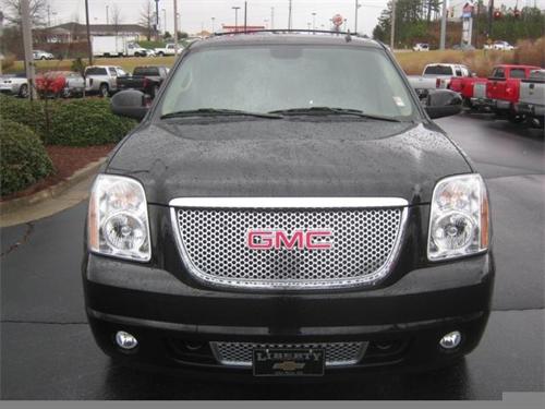 GMC Yukon 2010 photo 3