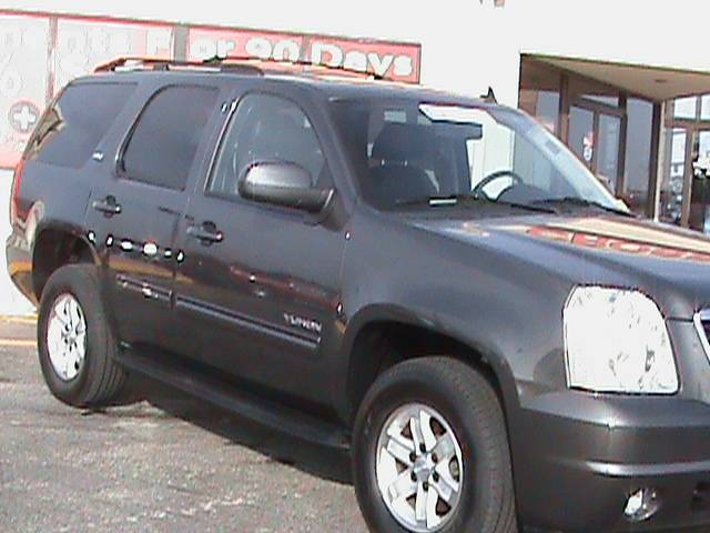 GMC Yukon 2010 photo 1