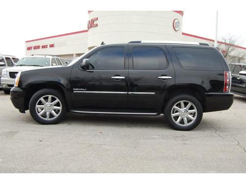 GMC Yukon 2010 photo 3