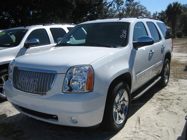 GMC Yukon 2010 photo 1